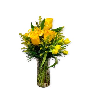 Simply Sunny Vase arrangement