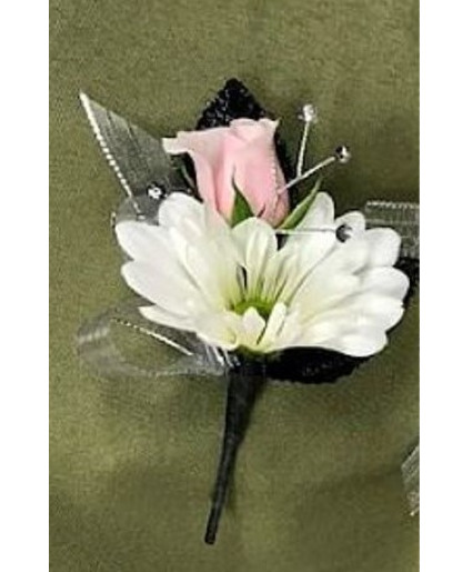 Simply Sweet Boutonniere