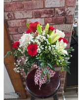 Simply Sweet Vase Arrangement 