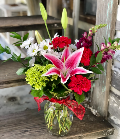 Simply Sweet Vase of Fresh Of Cut Flowers
