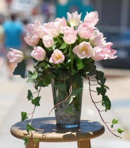 Simply tulips Vase arrangement