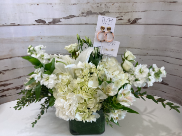 Simply White in Oakville, ON | Margo's Flowers Simply White in Oakville, ON | Margo's Flowers