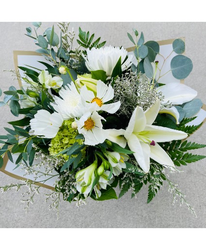 Simply White Handtied Bouquet Hand-tied Bouquet