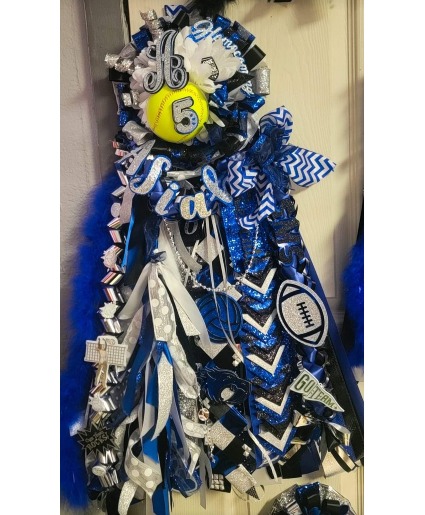 SINGLE MUM EDINBURG VELA SABERCATS HOMECOMING MUM