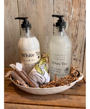 Sink Set soap and lotion with treat 