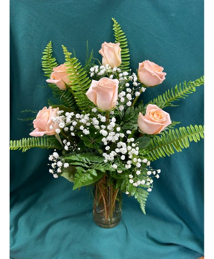 Six Peach Roses Vase Arrangement