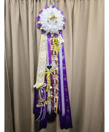 SKIDMORE BOBCATS 2025 HOMECOMING MUM in Beeville, TX | ZIMMER FLORAL & NURSERY, INC. SKIDMORE BOBCATS 2025 HOMECOMING MUM in Beeville, TX | ZIMMER FLORAL & NURSERY, INC.