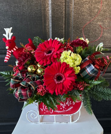Sleigh Ride Arrangement in Mcminnville, OR | POSEYLAND FLORIST