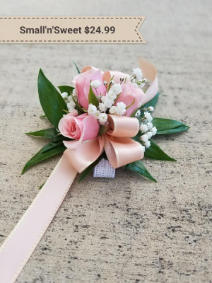 Small'n'Sweet corsage Wrist Corsage in Springfield, MO | FLOWERAMA #226 Small'n'Sweet corsage Wrist Corsage in Springfield, MO | FLOWERAMA #226
