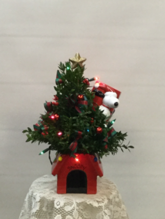 Snoopy Boxwood Cookie Jar