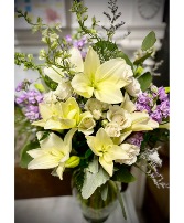 Snow Cream & Lavender Bouquet