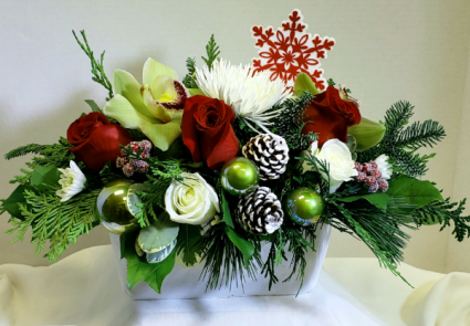 Snowflakes and Berries Christmas Arrangement