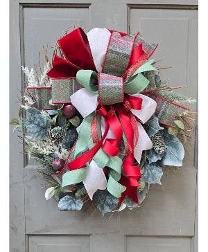 Snowy Dreams artificial wreath