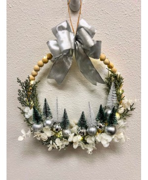 Snowy Forest Wreath 