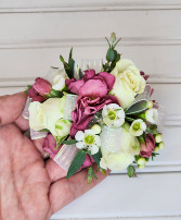 SOFT MAUVE Corsage