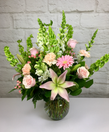 Soft Pastels Floral Arrangement in South Milwaukee, WI - PARKWAY FLORAL ...