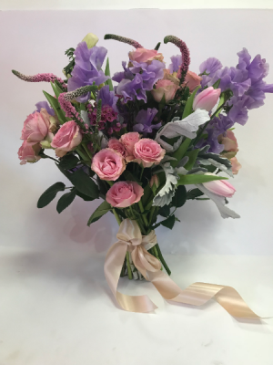Soft & Sweet Hand tied bouquet in Northport, NY | Hengstenberg's Florist Soft & Sweet Hand tied bouquet in Northport, NY | Hengstenberg's Florist