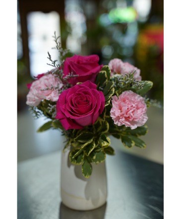 Soft & Sweet Pink Flowers in South Milwaukee, WI | PARKWAY FLORAL INC.