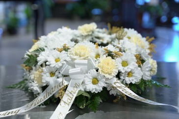 Soft Yellow  Urn Ring  in South Milwaukee, WI | PARKWAY FLORAL INC.