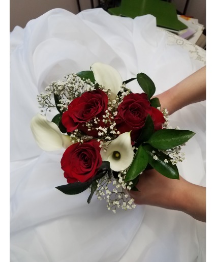 sophisticated hand held bouquet