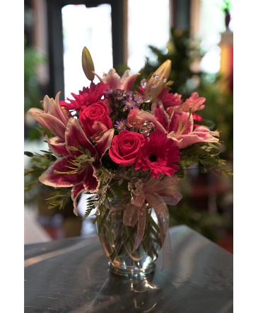 Sparkling Celebration  Locally Grown Lilies  in South Milwaukee, WI | PARKWAY FLORAL INC.