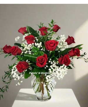 Special Dozen Roses in a vase 