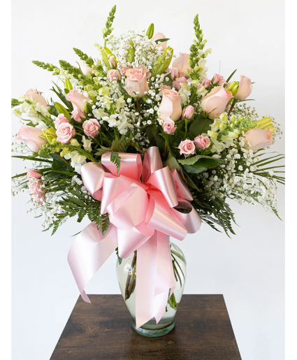 Spectacular 12 roses in light pink tones 