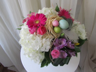 Spegtacular Easter Centrepiece Vase arrangement