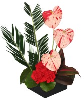 SPLASHED WITH STYLE Floral Centerpiece