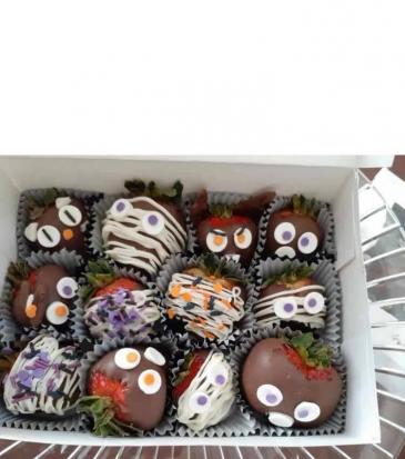 SpOOky Chocolate covered Strawberries Halloween
