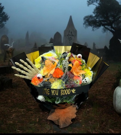 Spooky Flowers MixBouquet 