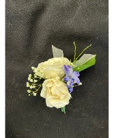 Spray Rose Classic Boutonniere