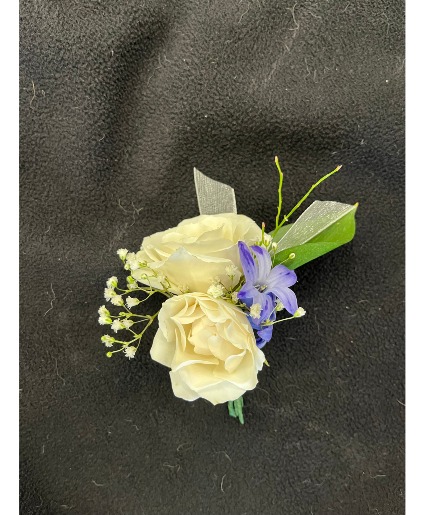 Spray Rose Classic Boutonniere