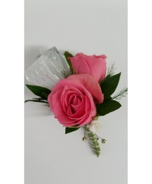 Spray roses in boutonniere 