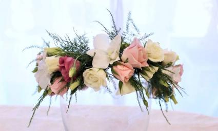 Spray roses, Lisianthus & Orchids Flower Crown Half Crown