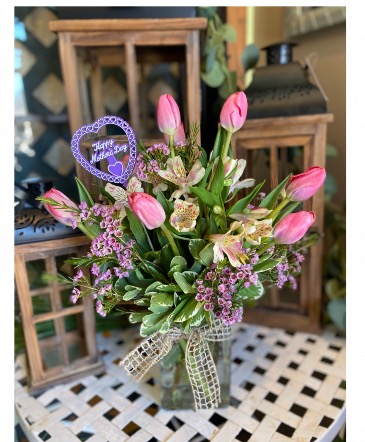 Spring Blossoms Cube Vase with tulips in Pelican Rapids, MN | Brown Eyed Susans Floral Spring Blossoms Cube Vase with tulips in Pelican Rapids, MN | Brown Eyed Susans Floral