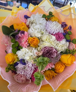 spring elegant bouquet JUST BECAUSE