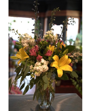 Spring Fragrance  Locally Grown Lilies  in South Milwaukee, WI | PARKWAY FLORAL INC.