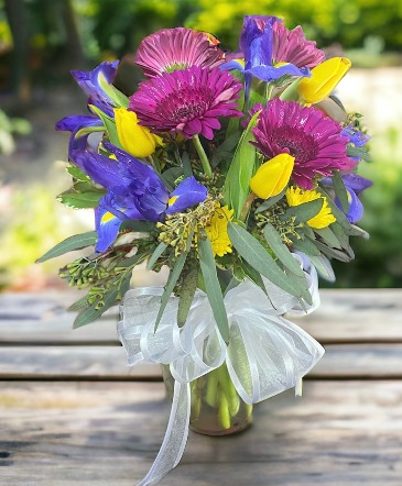 Spring Is In The Air Floral Arrangement in Mathiston, MS | MATHISTON FLORIST