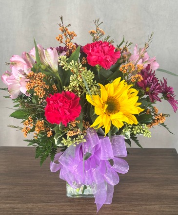 Sunny Sensation Mixed Vase Arrangement in Mcminnville, OR | POSEYLAND FLORIST