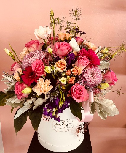 SPRING VIBE BUCKET  SPRING FLORAL BUCKET 