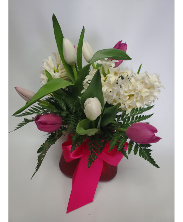 Springtime Romance ON SALE Short Red Vase in Gahanna, OH | EXPRESSIONS FLORAL DESIGN STUDIO