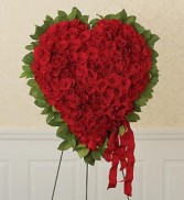 ROMA FLORIST STANDING ROSE HEART Appropriate for family and close frends to send.