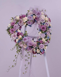 STANDING SPRAY HEART. Purple