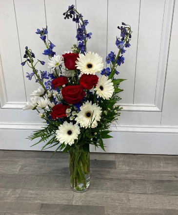 Star Spangled Style Vase Arrangement in Bluffton, SC | BERKELEY FLOWERS & GIFTS