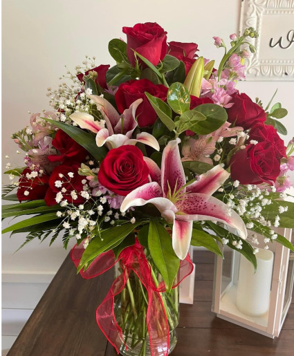 Stargazer Lilies & Roses Vase Bouquet