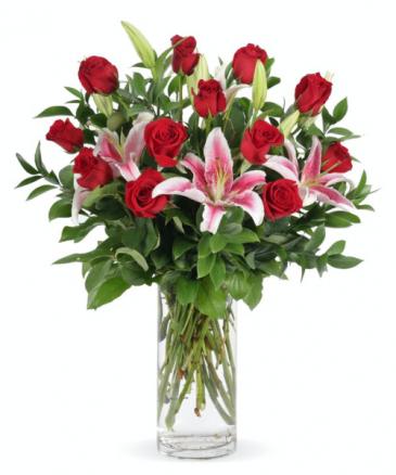 Stargazers and Roses   in Fort Worth, TX | DAVIS FLORAL DESIGNS
