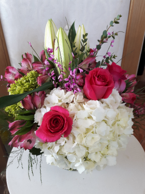 Straight to my heart Vase arrangement 