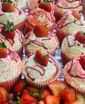 Strawberry cupcake,vanilla whip cream frosting Please place order 24 hours in advance