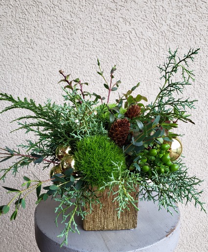 Streets of Gold Holiday Arrangement